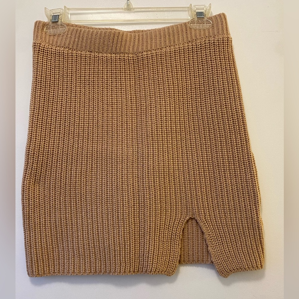 Khaki knit mini skirt. Size S